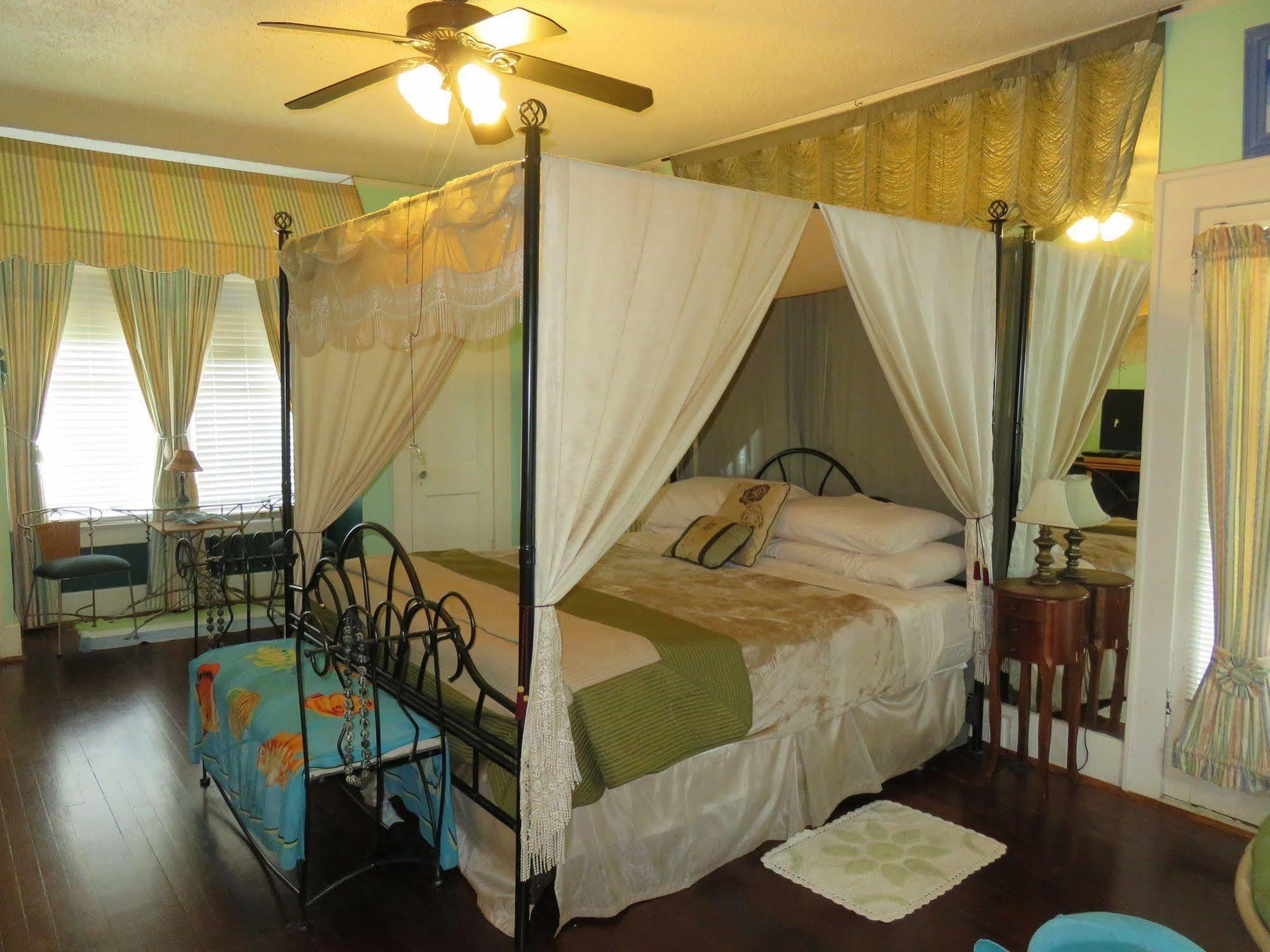 Avenue O Bed And Breakfast กาลเวสตัน ภายนอก รูปภาพ